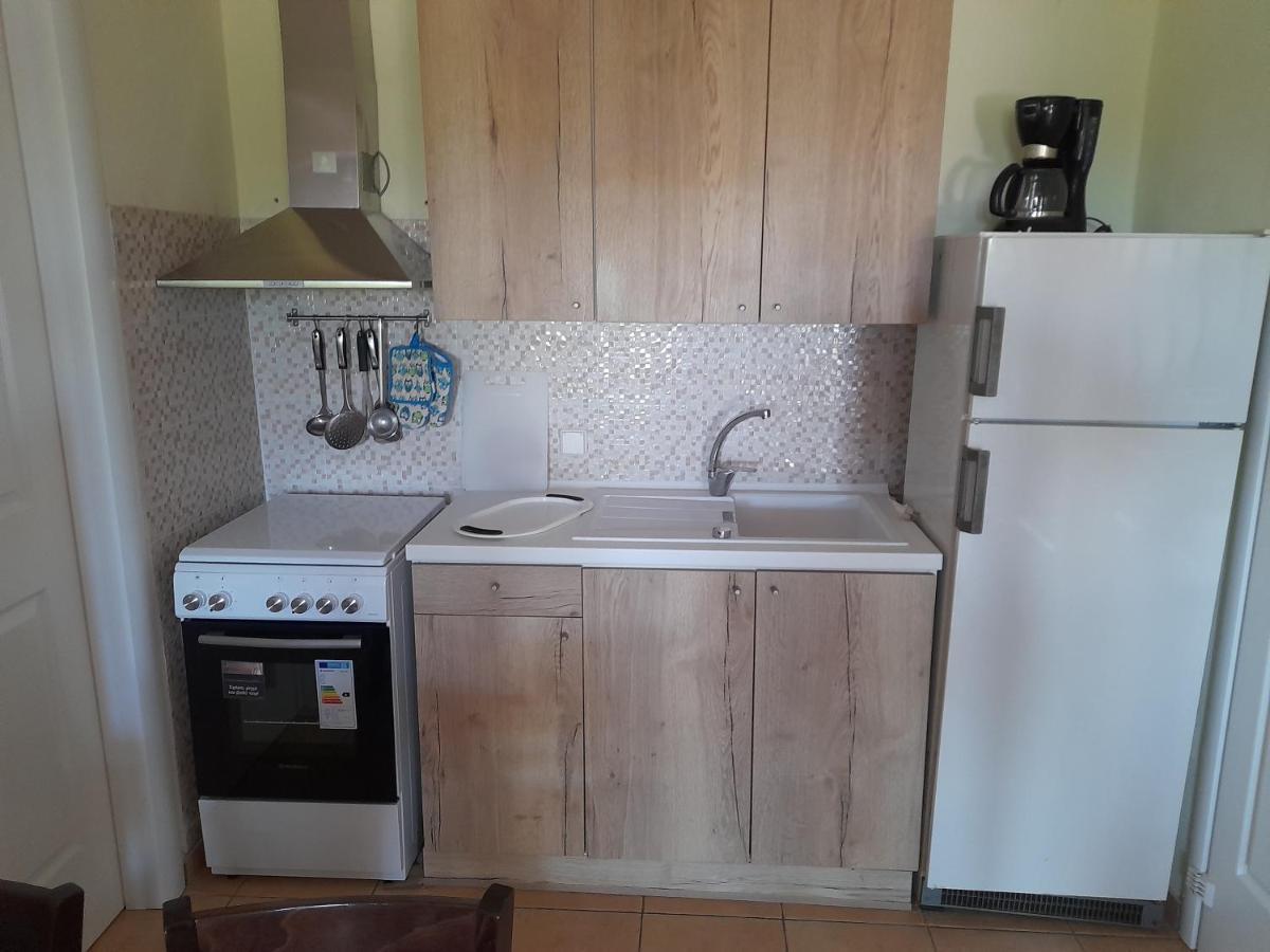 "Klio" Appartment Нікіті Екстер'єр фото